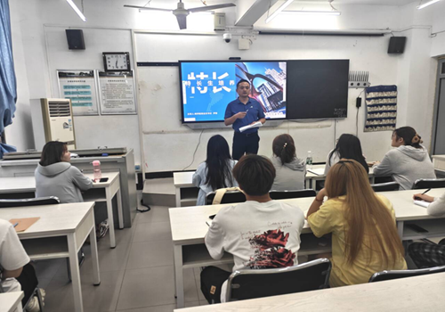 武昌理工学院商学院开展素质导师助理培训活动